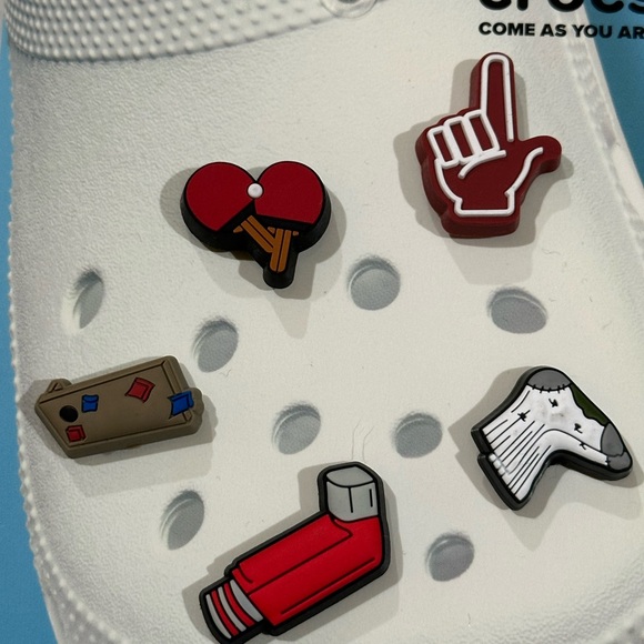 NEW


PICTURES ARE THE ACTUAL PRODUCT


AUTHENTIC CROCS USA STORE PRODUCT - Picture 2 of 4